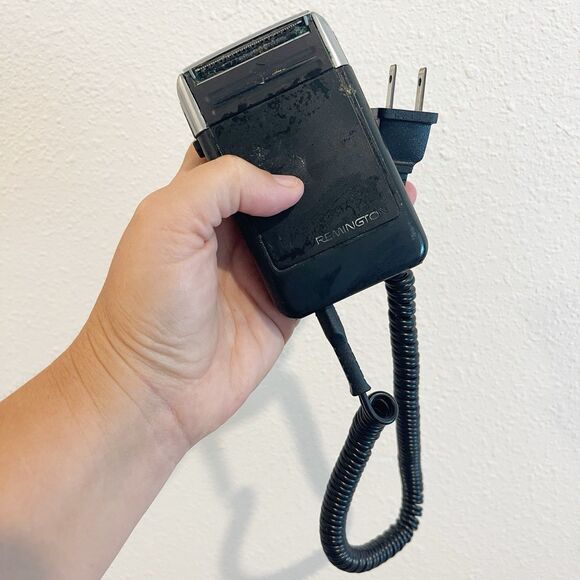 Vintage Remington Microscreen Shaver 6MF1 Electric Shaver Razor Power Cord Inclu - Picture 1 of 7